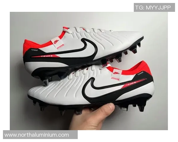 世界顶级球星的黄金足球鞋背后故事与传奇时刻揭秘